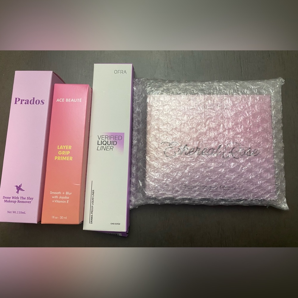 Primer, Liquid Liner, Face Palette and Makeup Remover Set